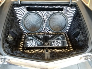 UM18-22 In Car Audio