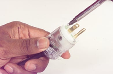 Separating plug assembly from bottom housing
